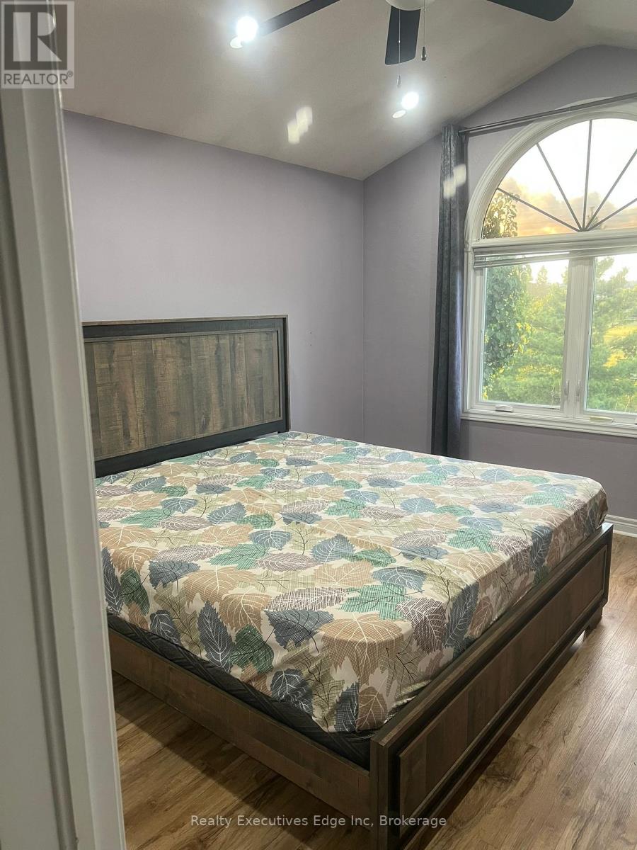 Main Only No Basement - 197 Farley Drive, Guelph (Pineridge/westminster Woods), Ontario  N1L 1L7 - Photo 7 - X12548250