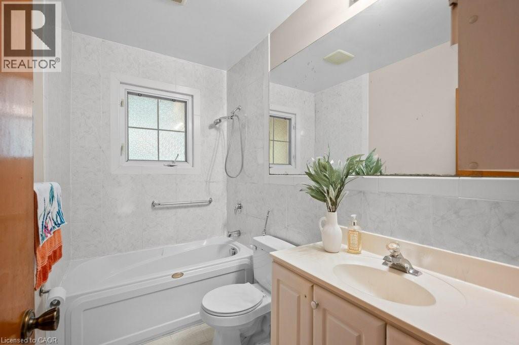 109 West 31st Street, Hamilton, Ontario  L9C 5E8 - Photo 19 - 40788528