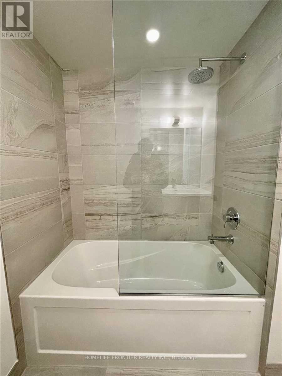 1812 - 138 Downes Street, Toronto, Ontario  M5E 0E4 - Photo 3 - C12548292