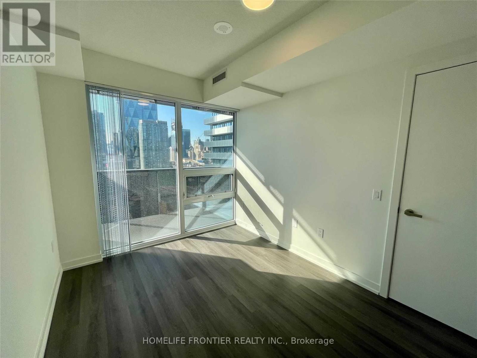 1812 - 138 Downes Street, Toronto, Ontario  M5E 0E4 - Photo 5 - C12548292