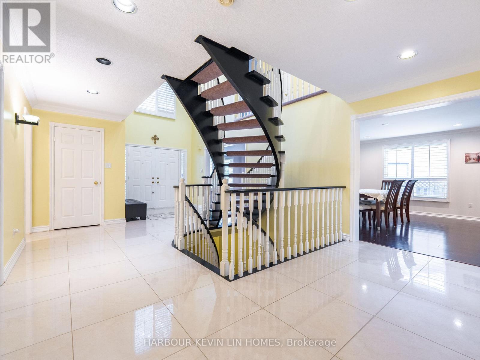 25 Pearl Gate Court, Richmond Hill, Ontario  L4B 2R2 - Photo 15 - N12472194