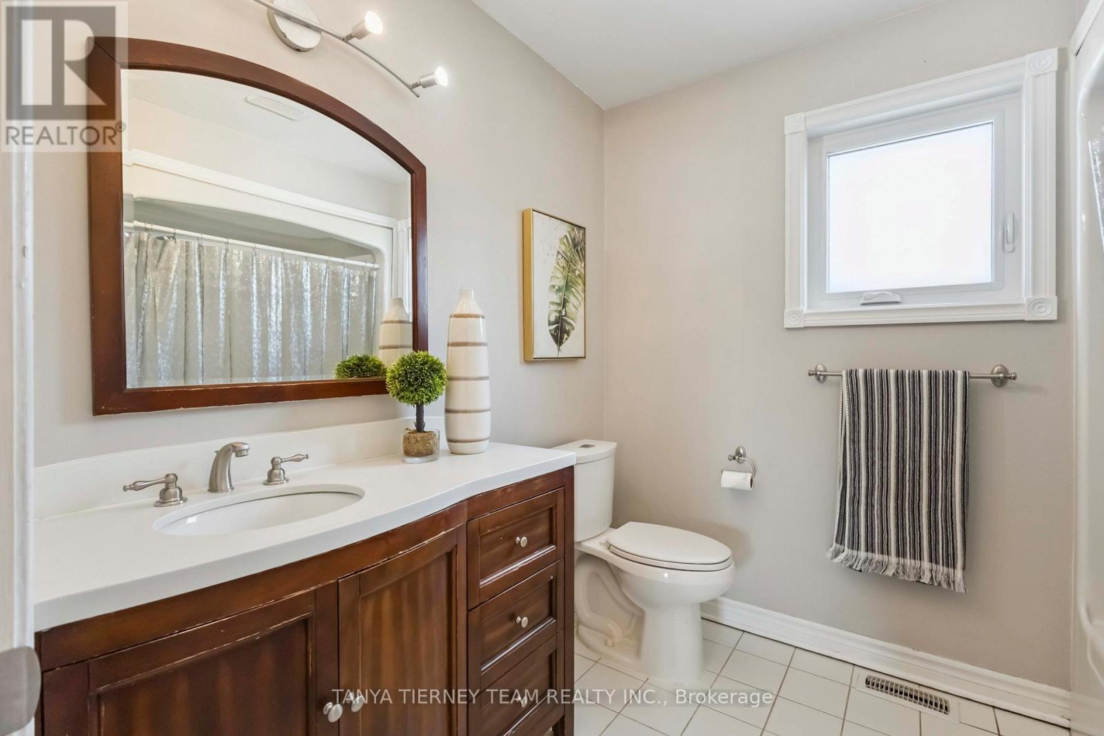 46 Foster Crescent, Whitby, Ontario  L1R 1B9 - Photo 35 - E12548248