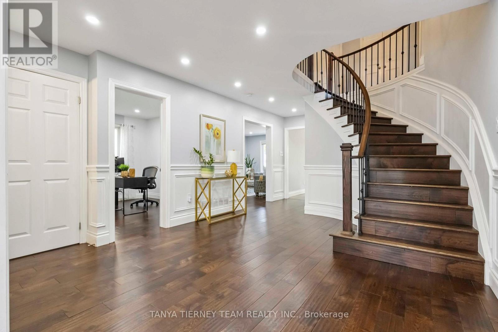 46 Foster Crescent, Whitby, Ontario  L1R 1B9 - Photo 5 - E12548248