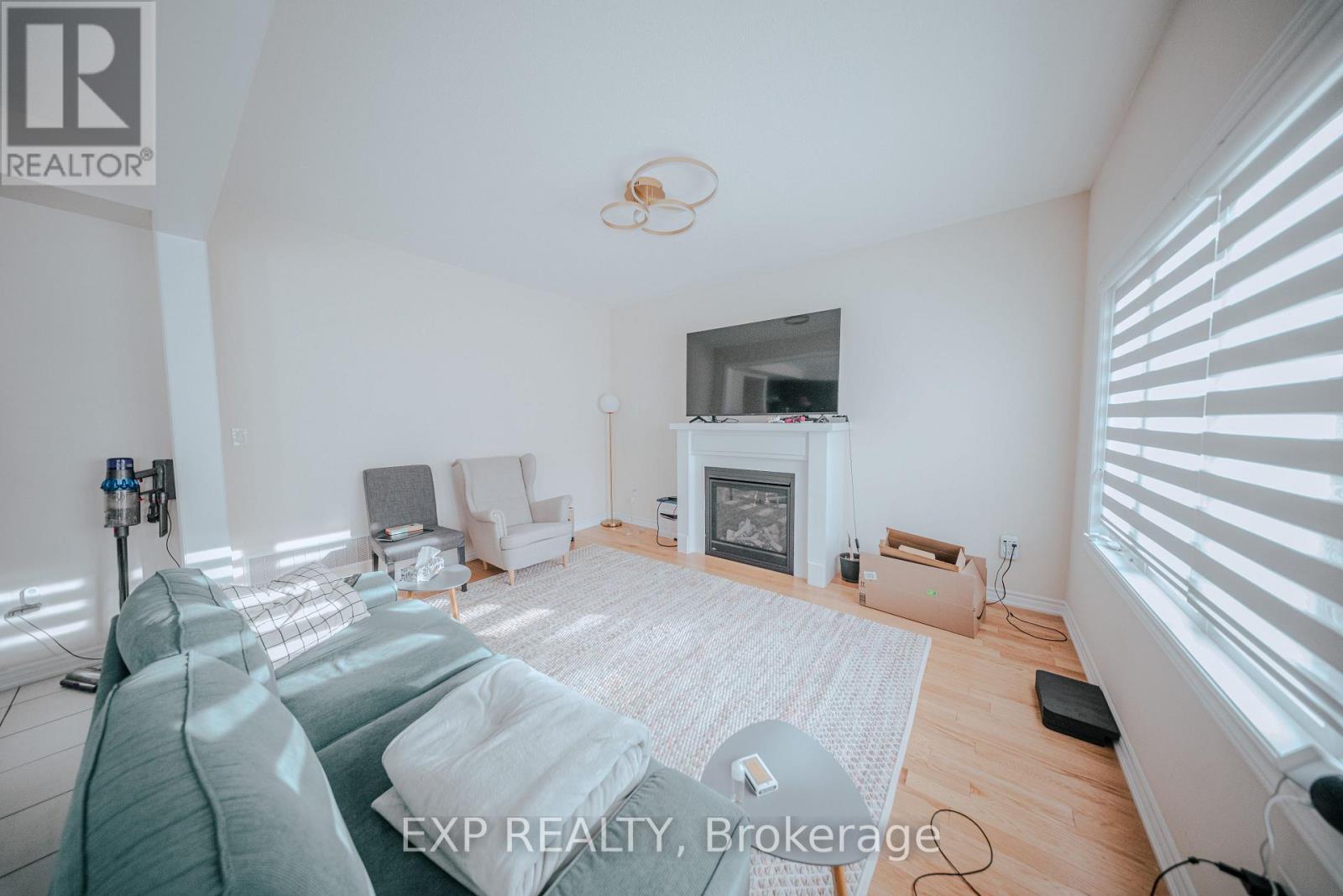 212 Ronald Guscott Street, Oshawa, Ontario  L1K 3G3 - Photo 6 - E12548260