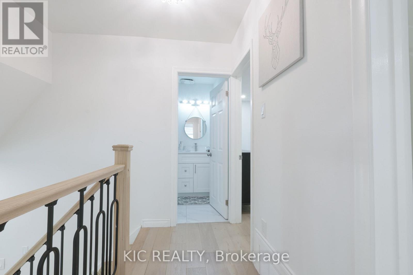 249 Tampico Road, Richmond Hill, Ontario  L4C 4R8 - Photo 11 - N12548276