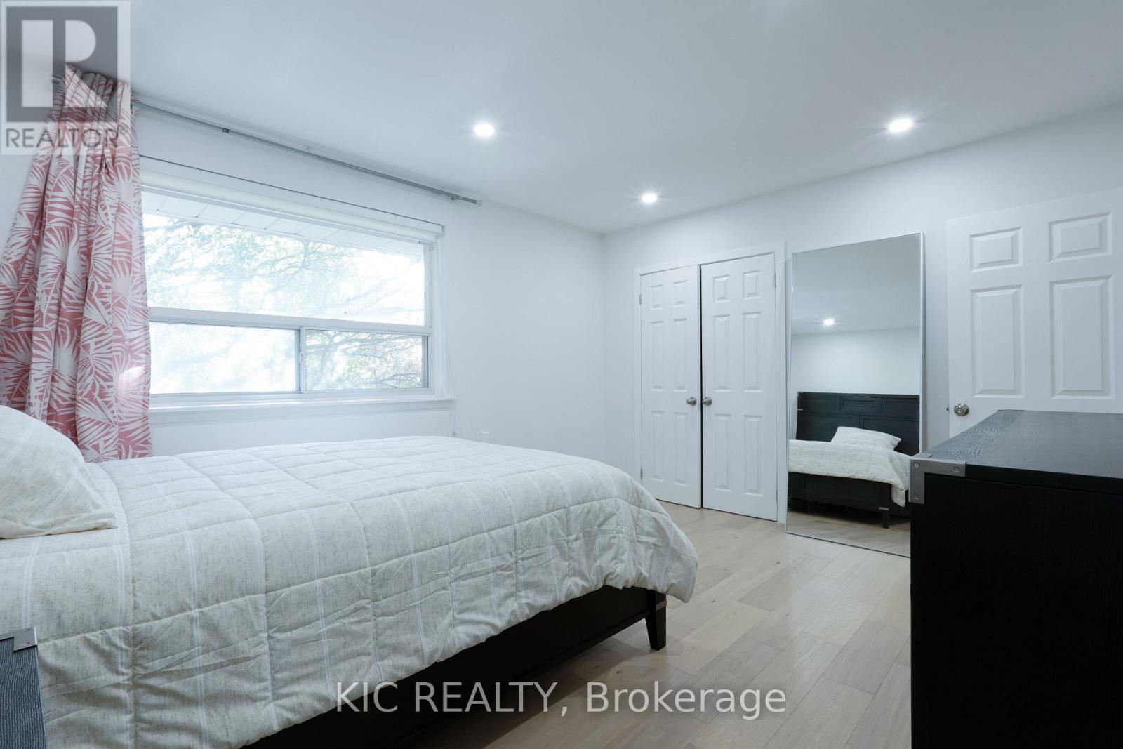 249 Tampico Road, Richmond Hill, Ontario  L4C 4R8 - Photo 15 - N12548276