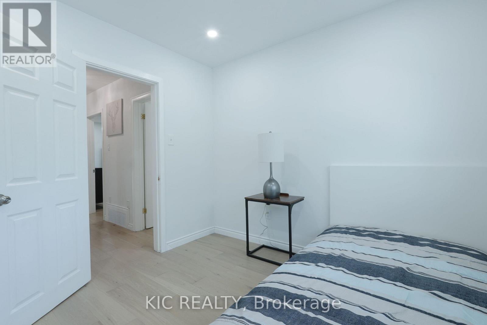 249 Tampico Road, Richmond Hill, Ontario  L4C 4R8 - Photo 20 - N12548276