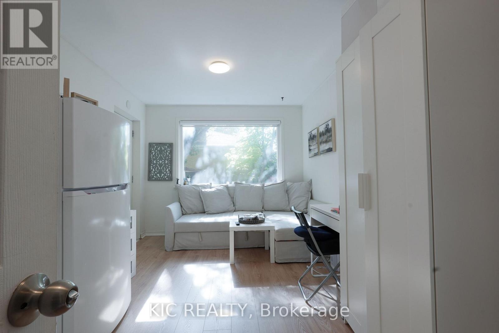 249 Tampico Road, Richmond Hill, Ontario  L4C 4R8 - Photo 23 - N12548276