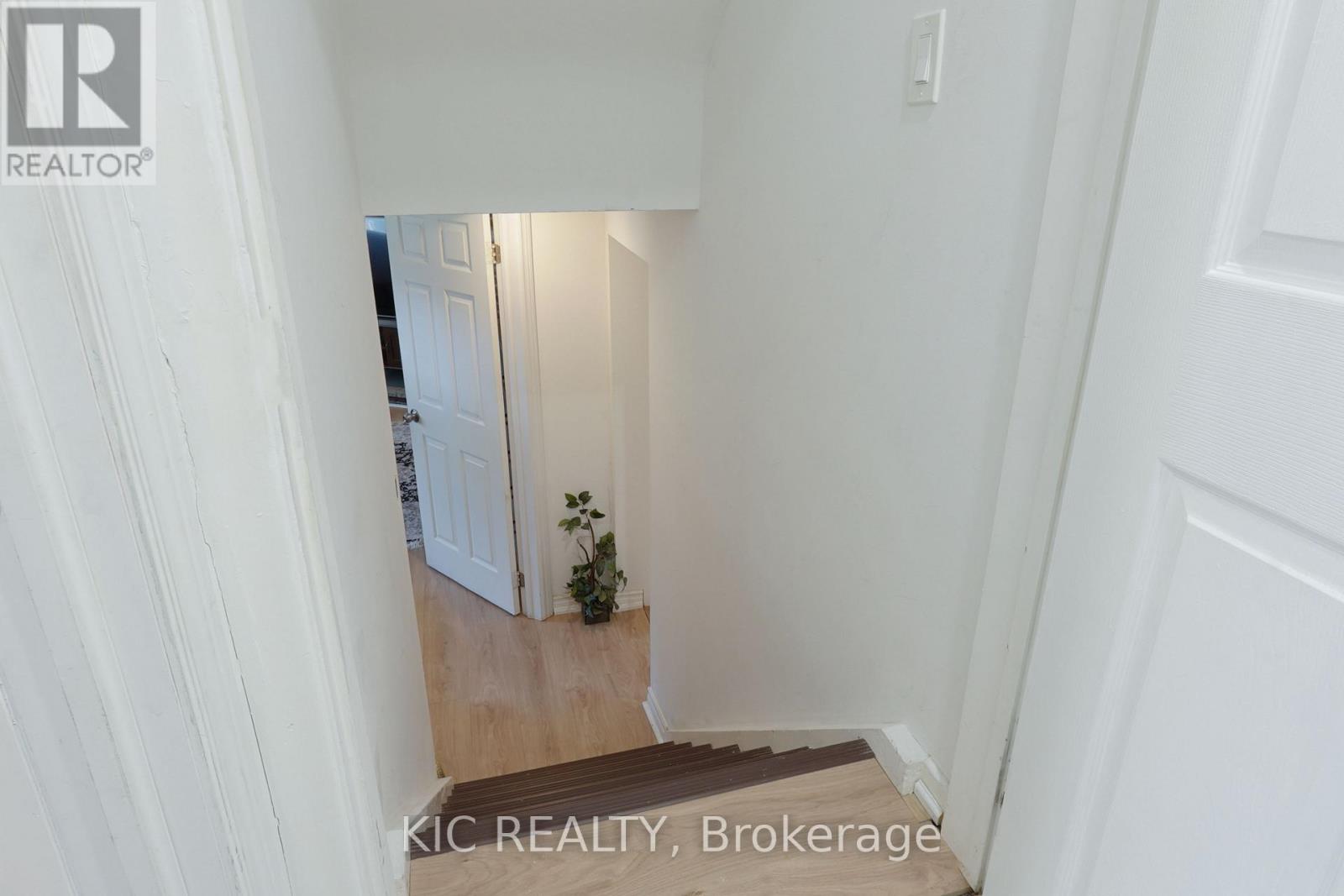 249 Tampico Road, Richmond Hill, Ontario  L4C 4R8 - Photo 24 - N12548276