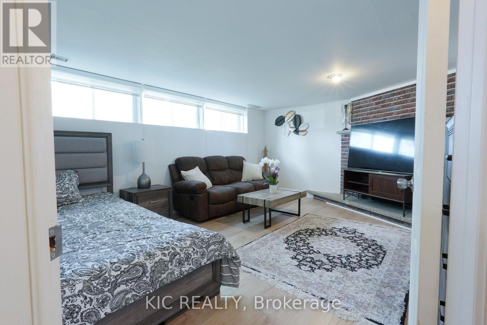 249 Tampico Road, Richmond Hill, Ontario  L4C 4R8 - Photo 25 - N12548276