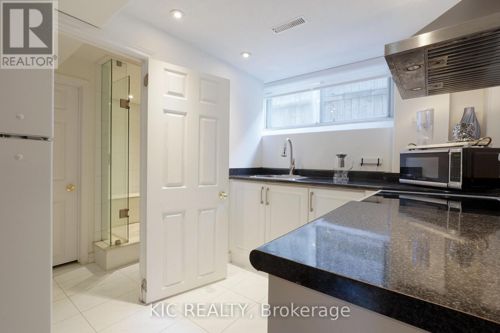 249 Tampico Road, Richmond Hill, Ontario  L4C 4R8 - Photo 27 - N12548276