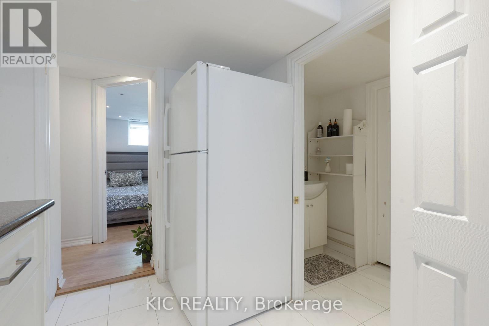 249 Tampico Road, Richmond Hill, Ontario  L4C 4R8 - Photo 28 - N12548276