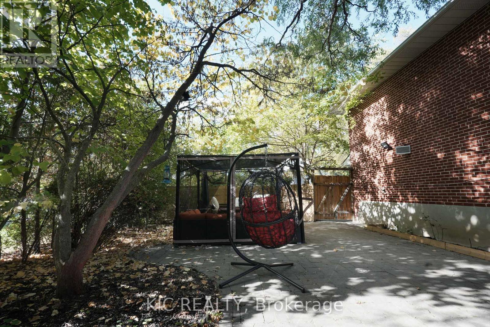 249 Tampico Road, Richmond Hill, Ontario  L4C 4R8 - Photo 32 - N12548276