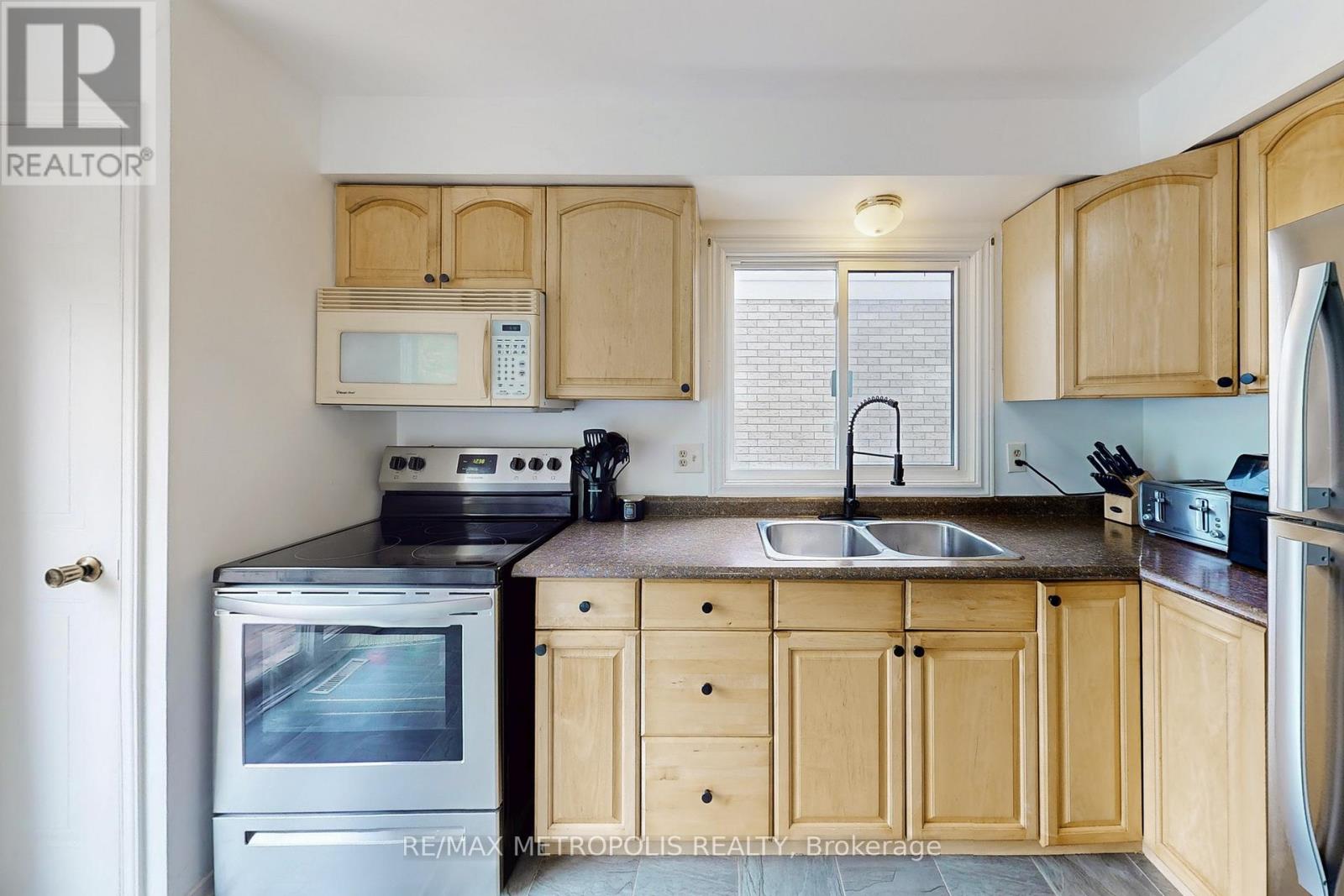 55 Garden Drive, Barrie, Ontario  L4N 5T8 - Photo 17 - S12548284