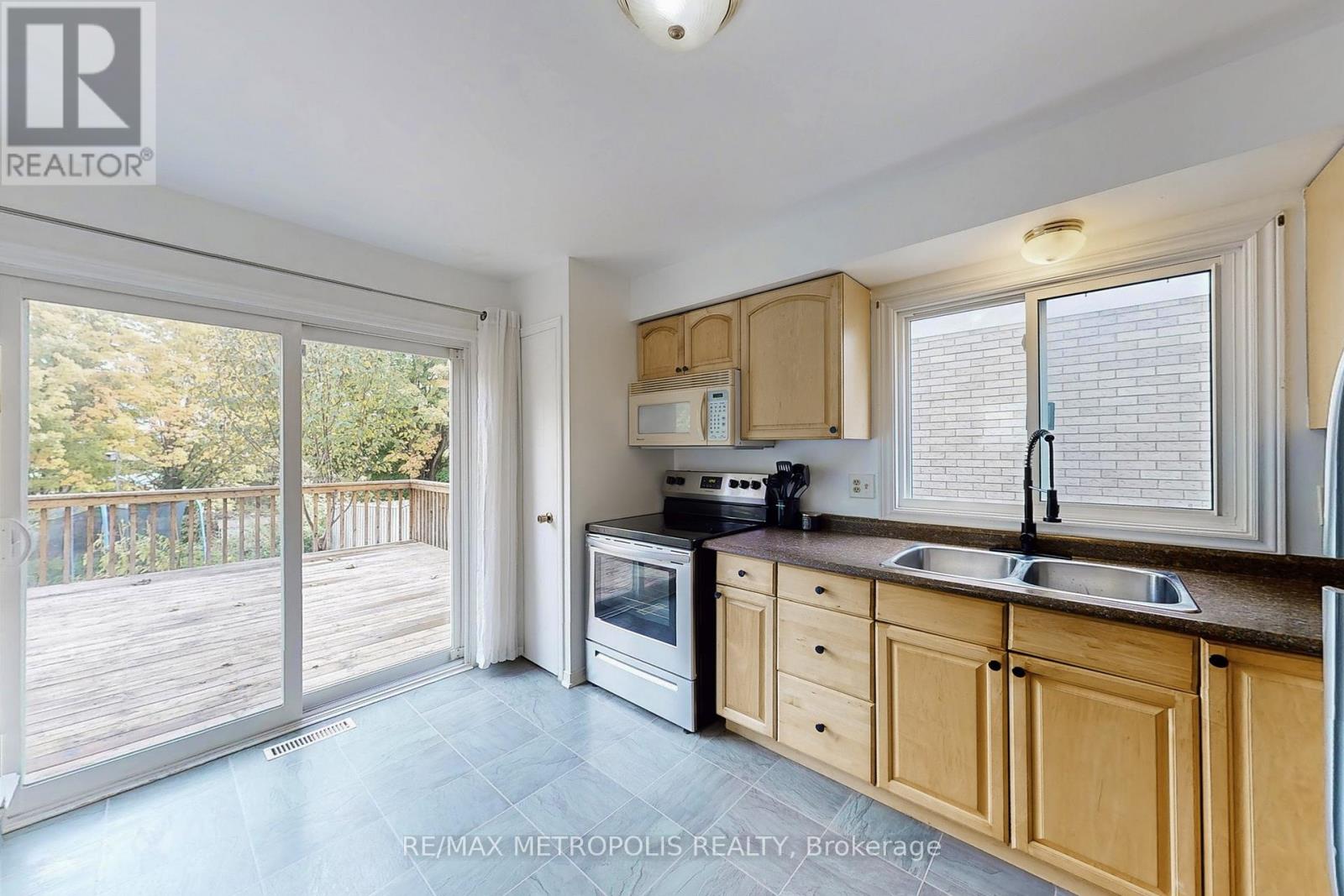 55 Garden Drive, Barrie, Ontario  L4N 5T8 - Photo 18 - S12548284