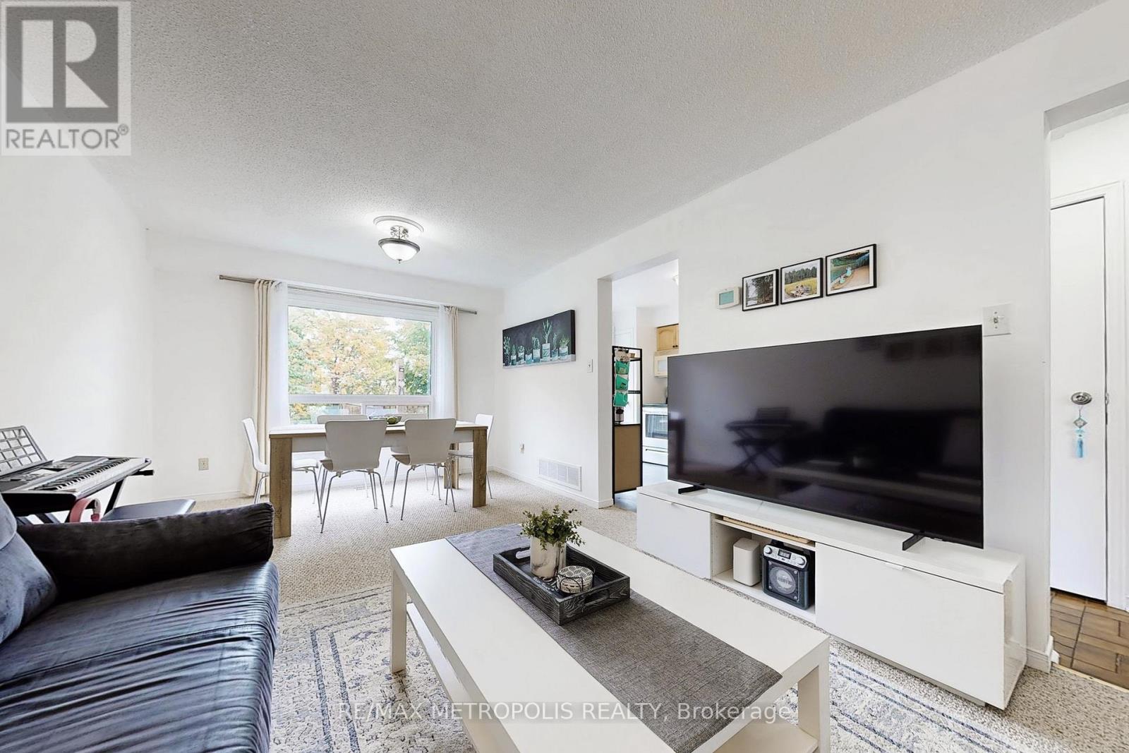 55 Garden Drive, Barrie, Ontario  L4N 5T8 - Photo 4 - S12548284