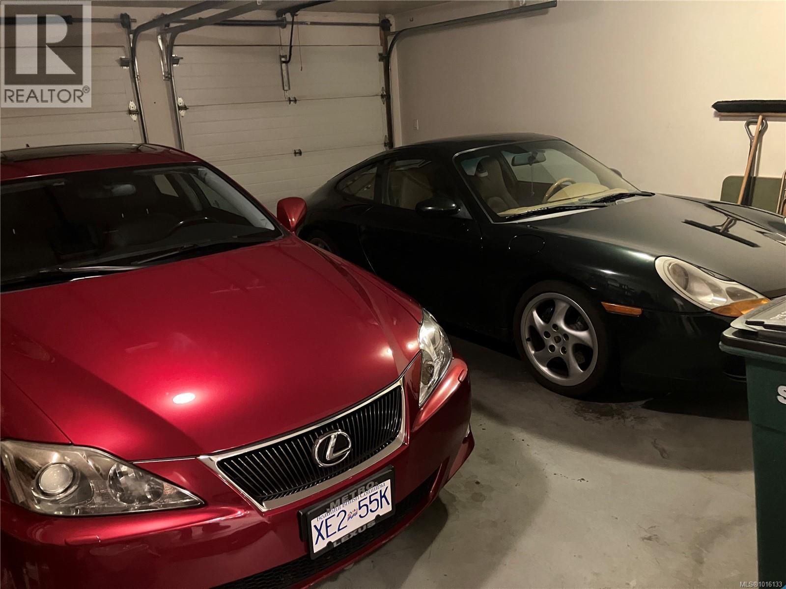 4 4522 Gordon Point Dr, Saanich, British Columbia  V8N 6L4 - Photo 4 - 1016133