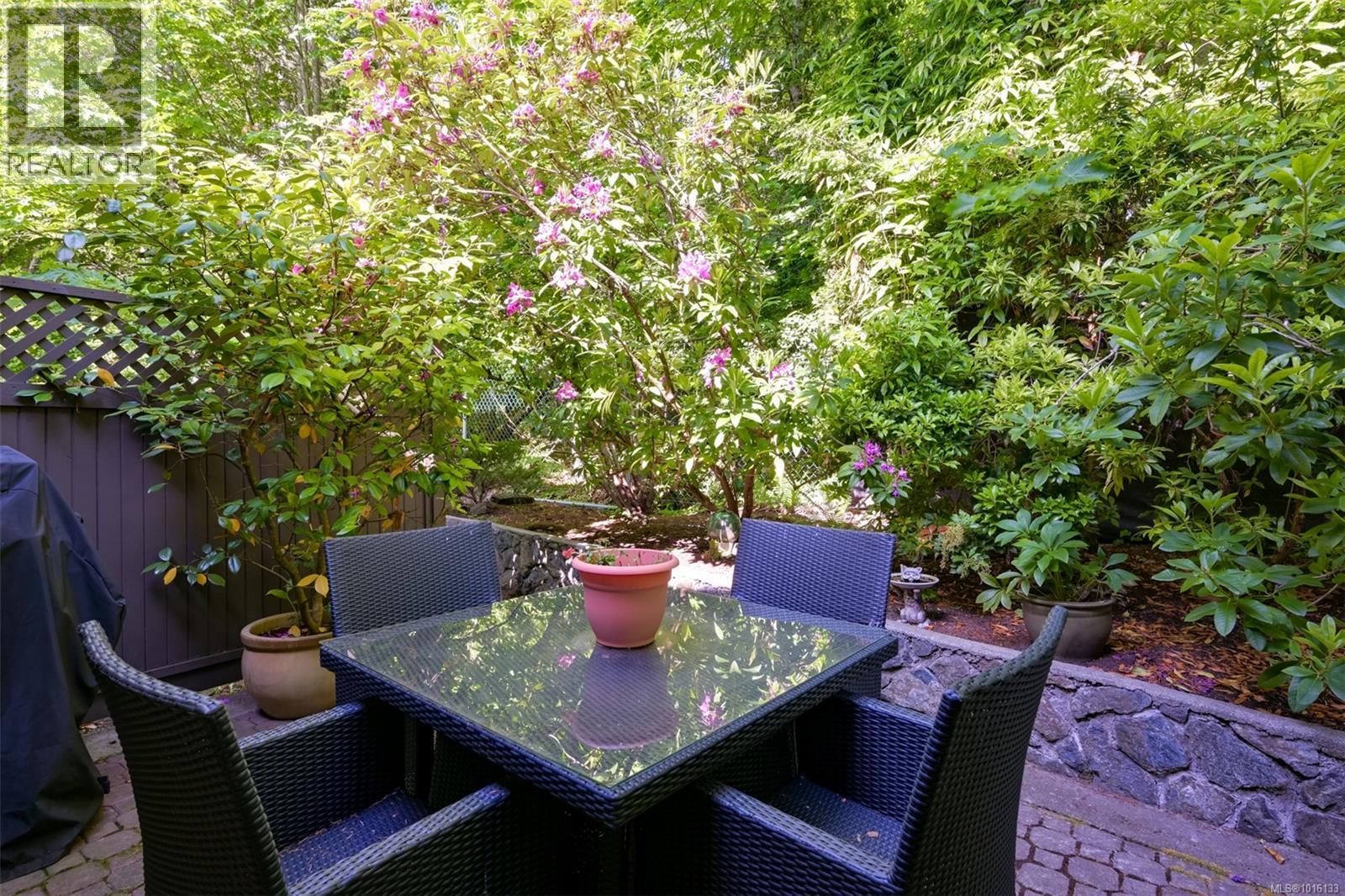 4 4522 Gordon Point Dr, Saanich, British Columbia  V8N 6L4 - Photo 45 - 1016133