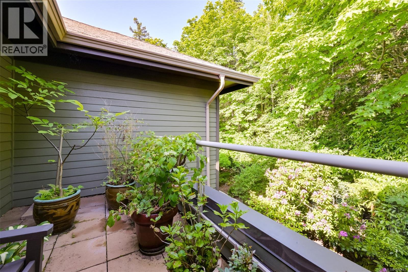 4 4522 Gordon Point Dr, Saanich, British Columbia  V8N 6L4 - Photo 22 - 1016133