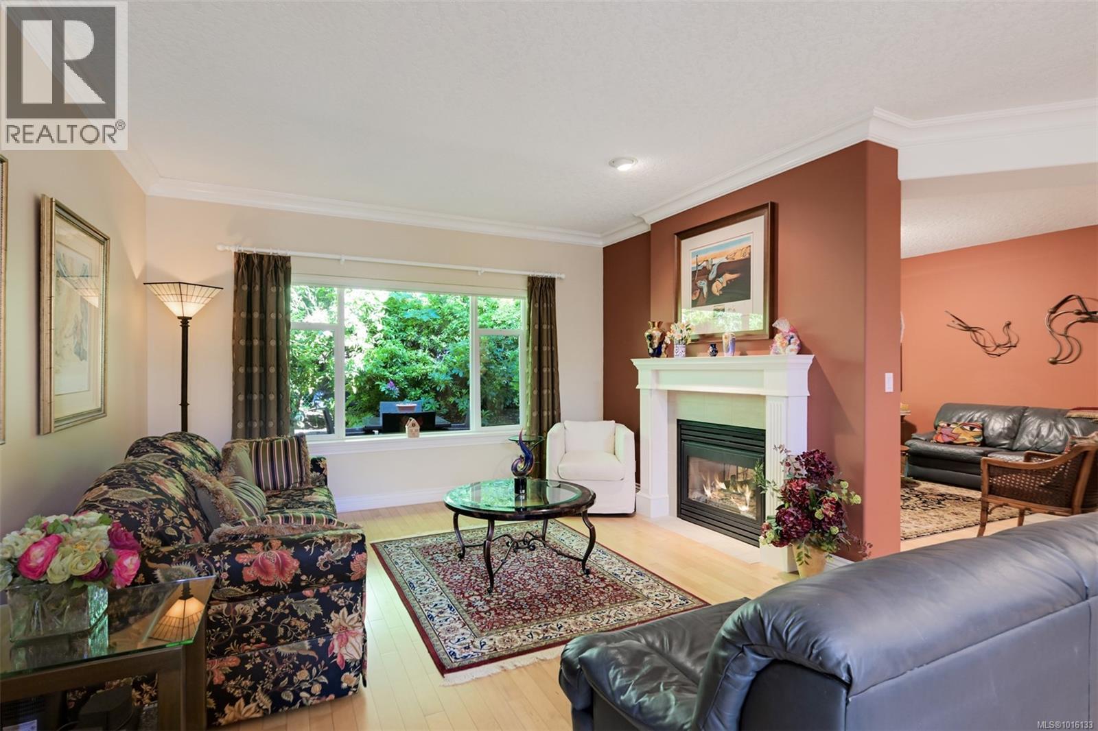 4 4522 Gordon Point Dr, Saanich, British Columbia  V8N 6L4 - Photo 34 - 1016133