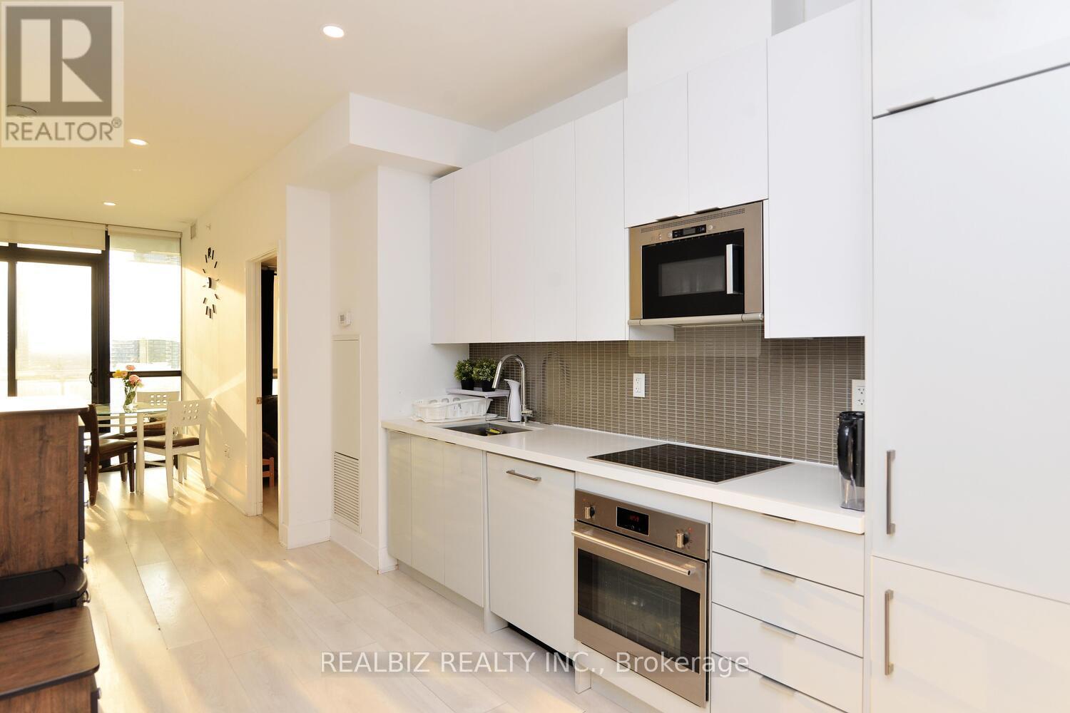 1605 - 2908 Highway 7 Road, Vaughan, Ontario  L4K 0K5 - Photo 16 - N12422194