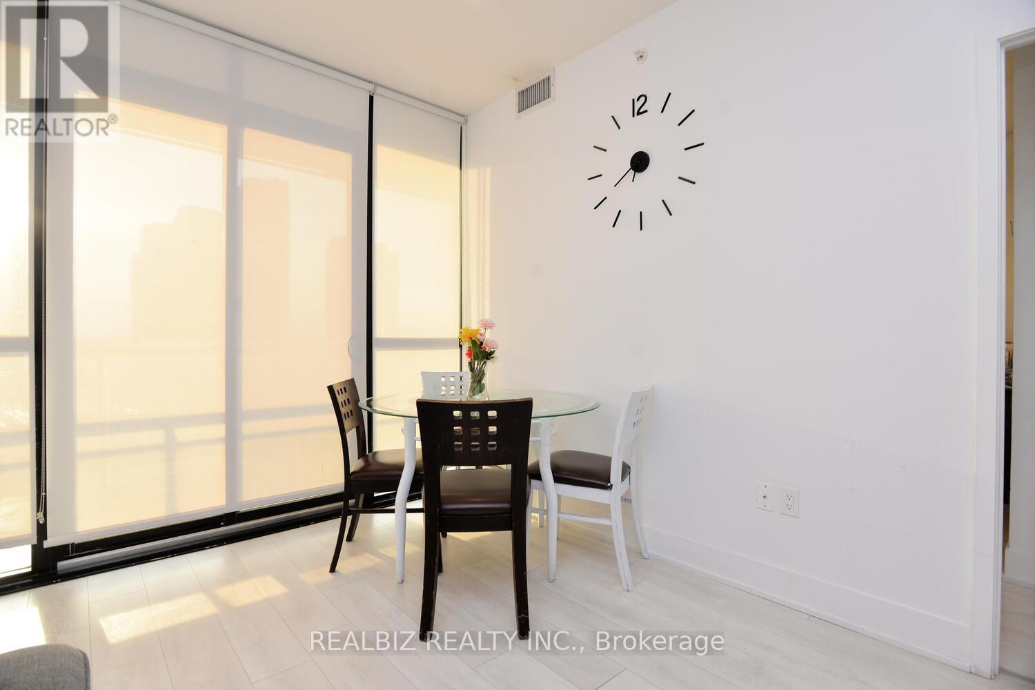 1605 - 2908 Highway 7 Road, Vaughan, Ontario  L4K 0K5 - Photo 32 - N12422194