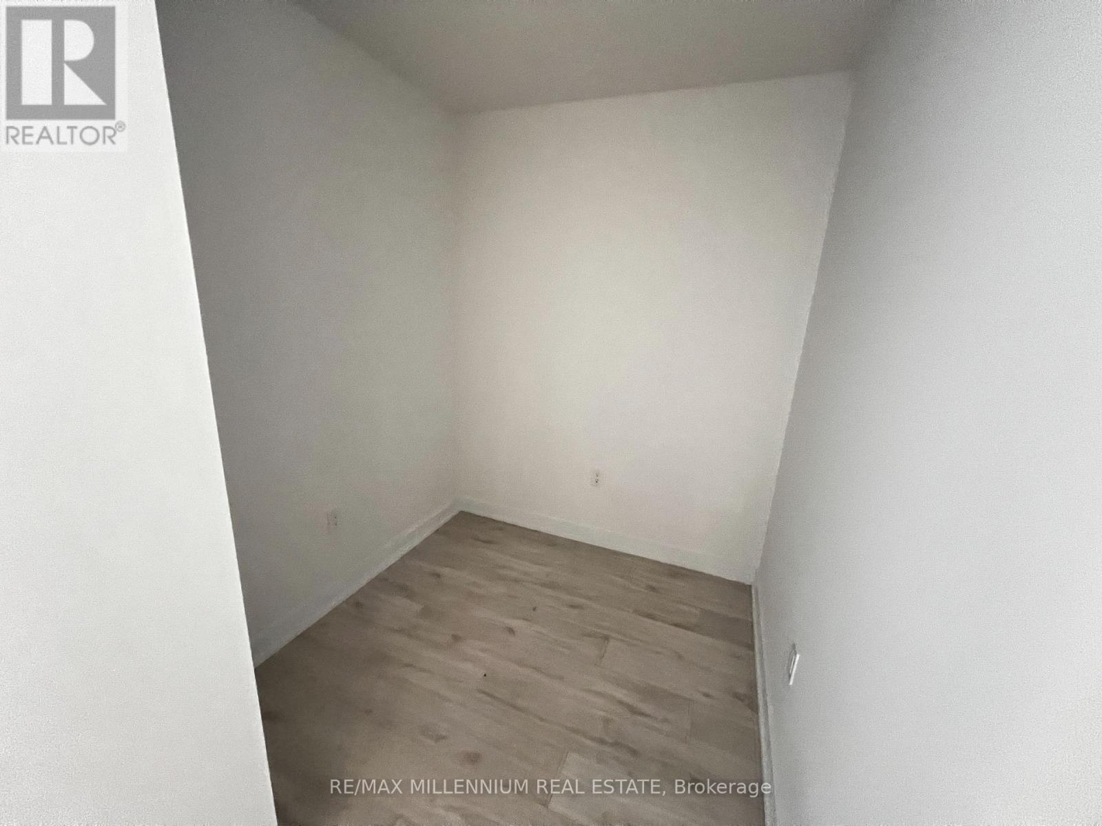 516 - 500 Plains Road, Burlington, Ontario  L7T 2E1 - Photo 6 - W12548264