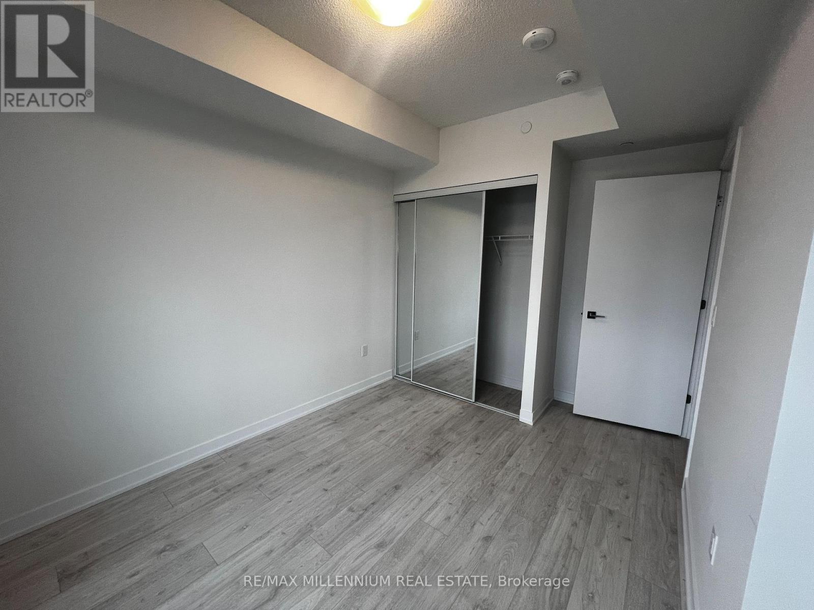 516 - 500 Plains Road, Burlington, Ontario  L7T 2E1 - Photo 7 - W12548264