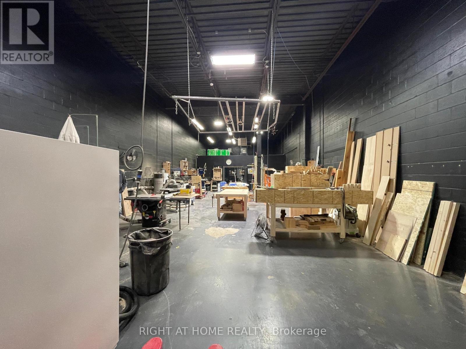 4a - 345 Wyecroft Road, Oakville, Ontario  L6K 2H2 - Photo 3 - W12548274