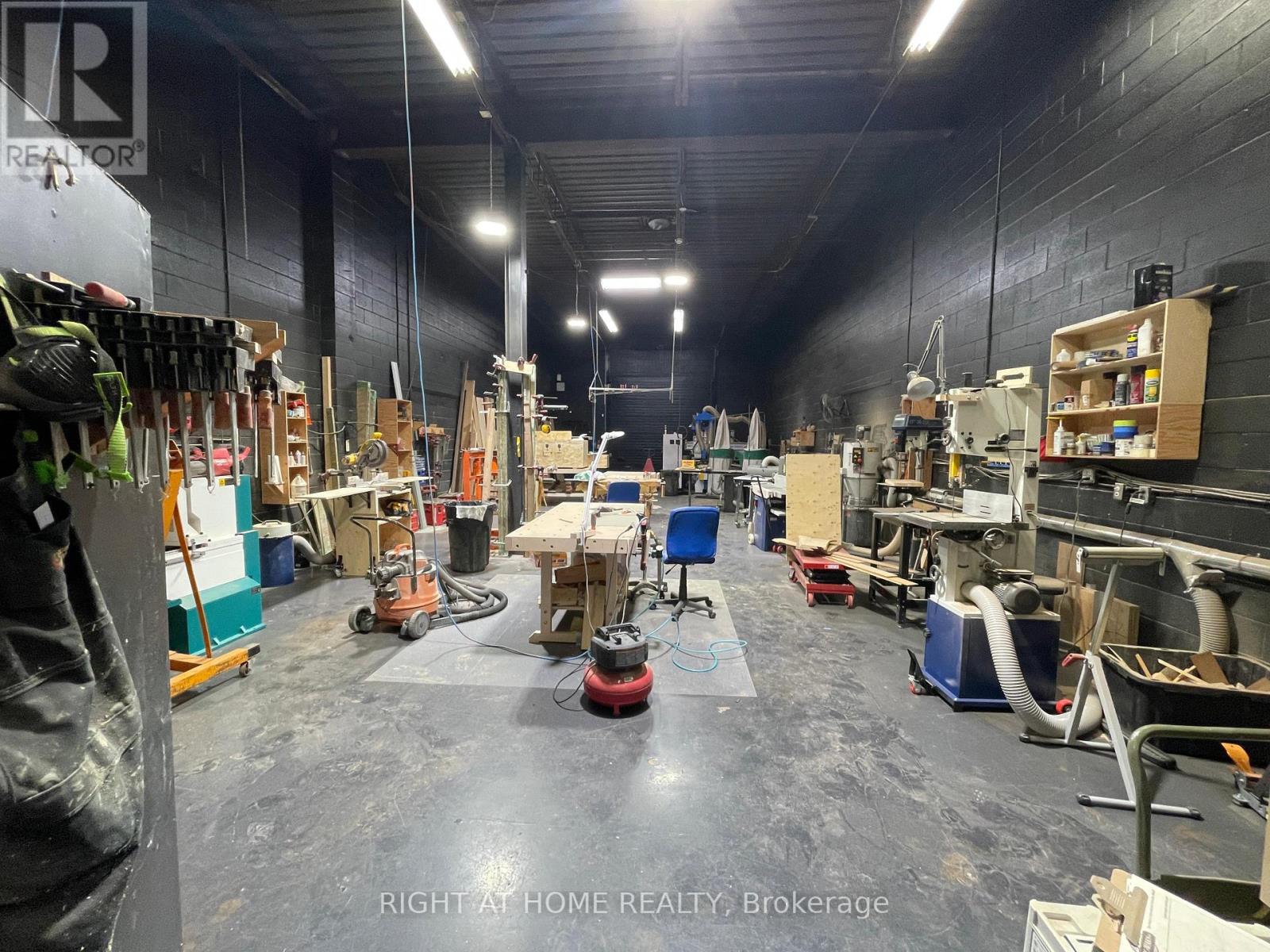 4a - 345 Wyecroft Road, Oakville, Ontario  L6K 2H2 - Photo 4 - W12548274