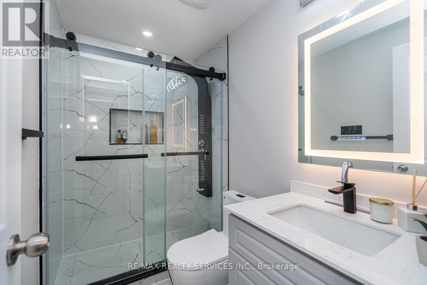 172 Hansen Road, Brampton, Ontario  L6V 2G6 - Photo 24 - W12548298