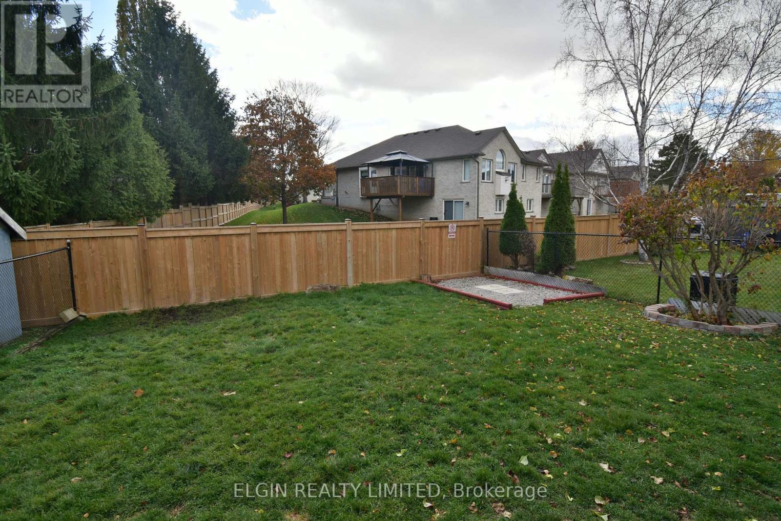 578 Wellington Street, St. Thomas, Ontario  N5R 6E1 - Photo 28 - X12548322