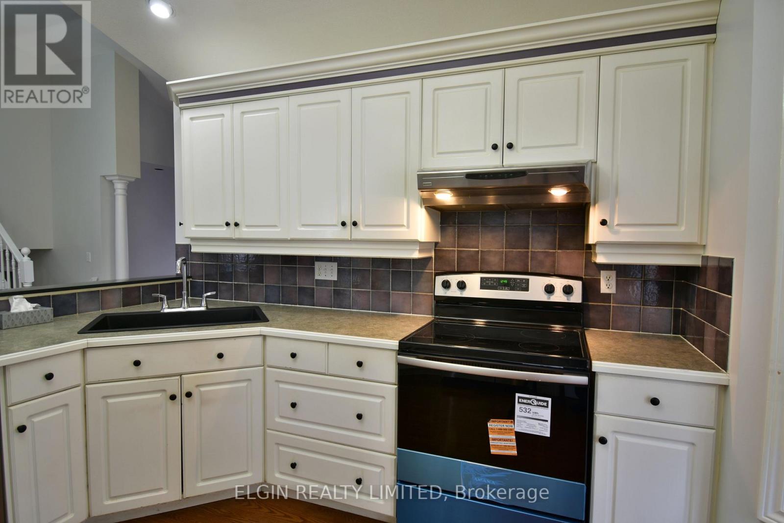 578 Wellington Street, St. Thomas, Ontario  N5R 6E1 - Photo 6 - X12548322