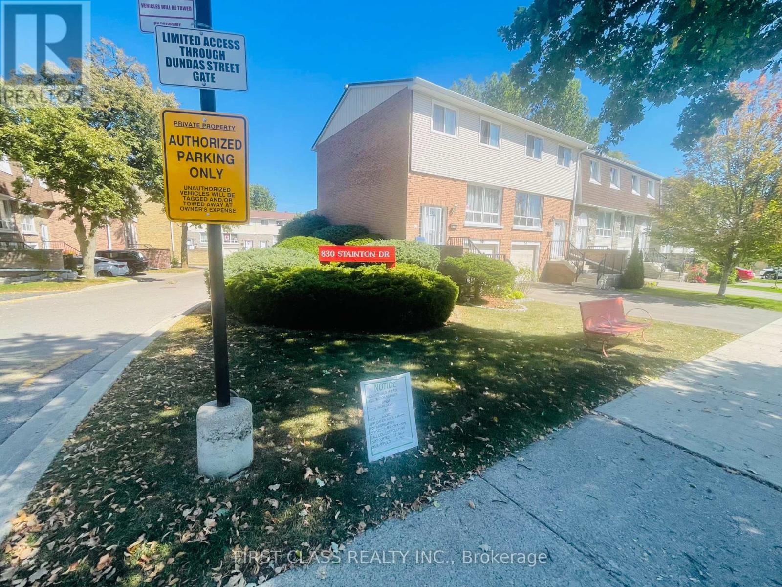 51 - 830 Stainton Drive, Mississauga, Ontario  L5C 2Z3 - Photo 3 - W12476138