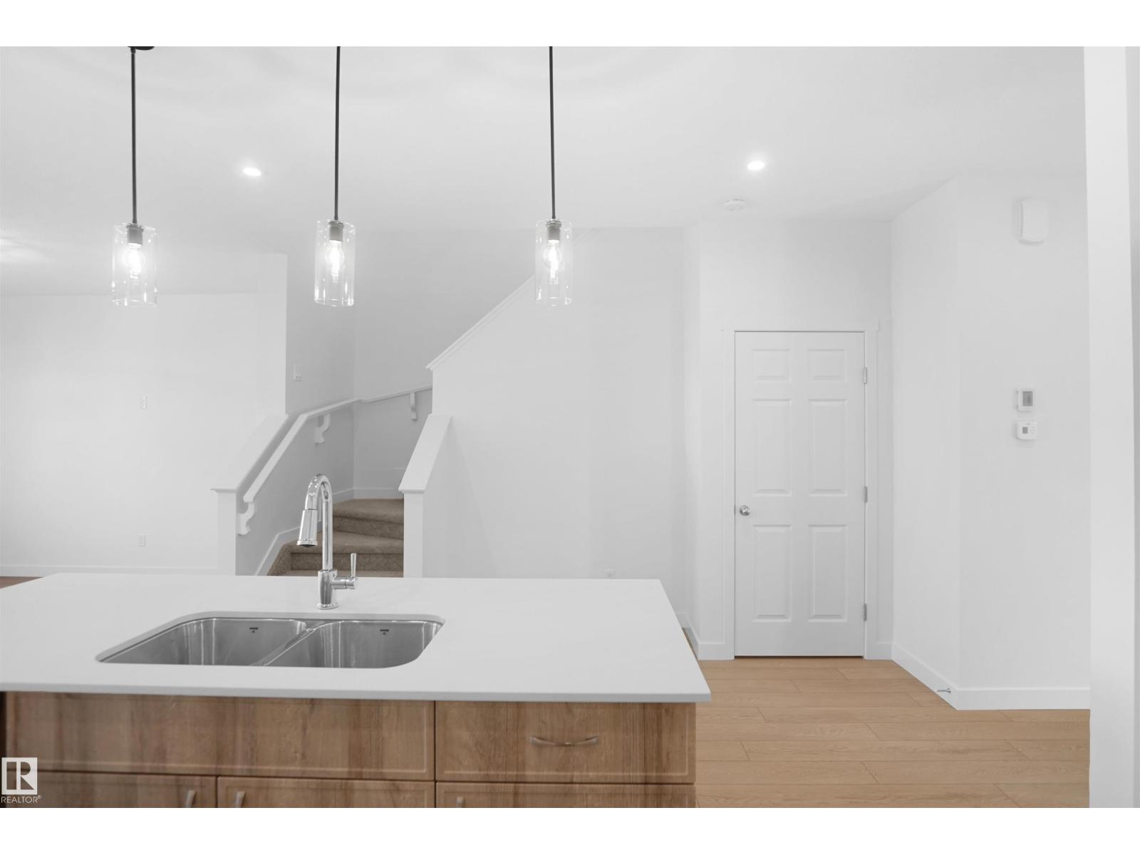 17333 6a St Ne, Edmonton, Alberta  T5Y 4E9 - Photo 10 - E4465863