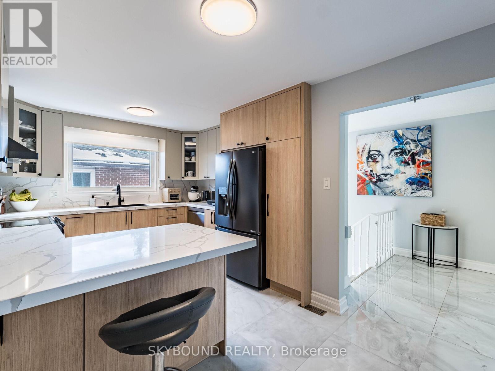 3878 Midhurst Lane, Mississauga, Ontario L4Z 1C7 - Photo 7 - W12540004