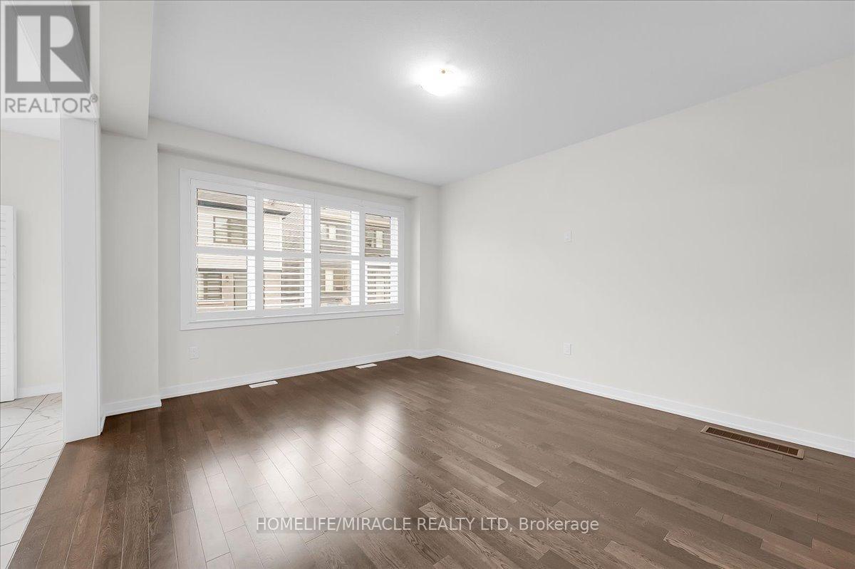 35 Santos Drive, Haldimand, Ontario  N3W 0H2 - Photo 18 - X12543558