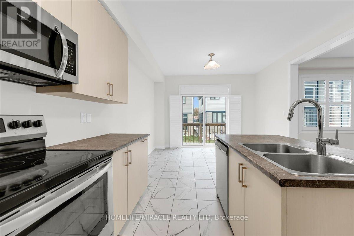 35 Santos Drive, Haldimand, Ontario  N3W 0H2 - Photo 14 - X12543558