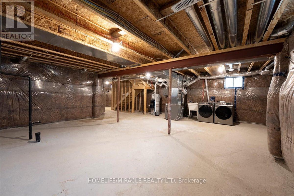 35 Santos Drive, Haldimand, Ontario  N3W 0H2 - Photo 34 - X12543558