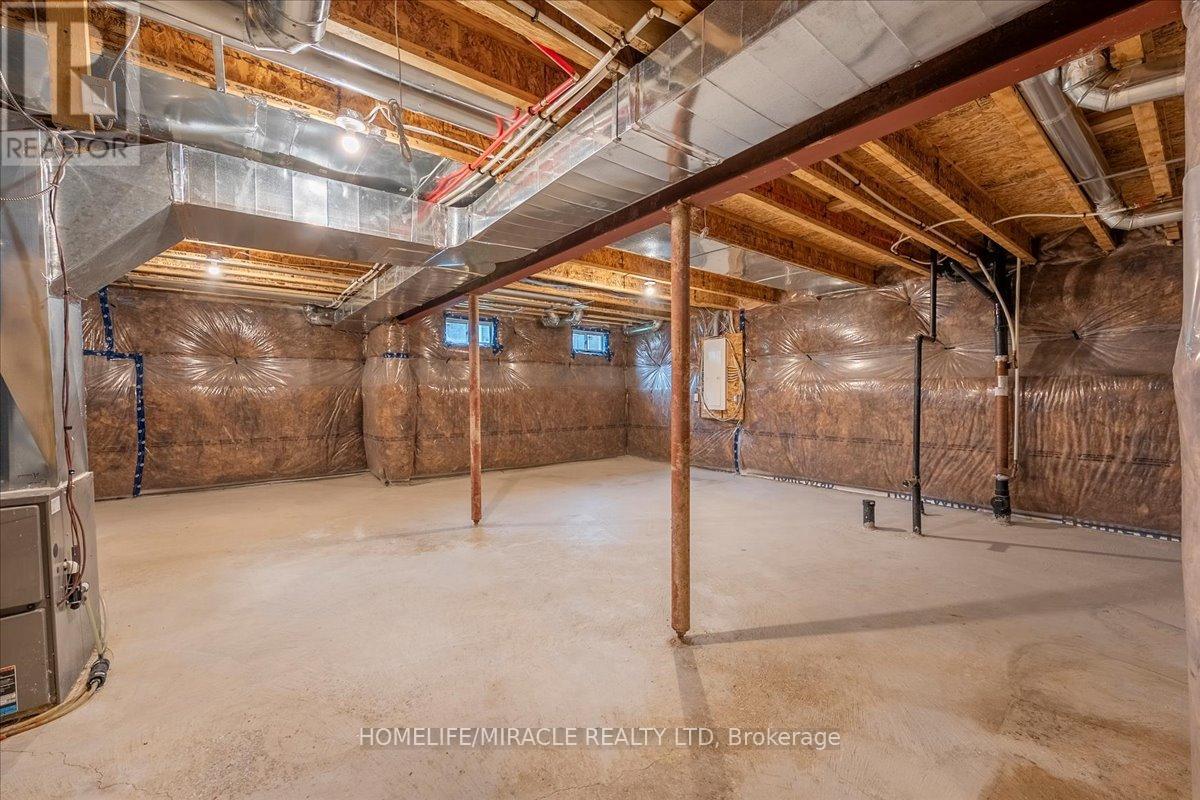 35 Santos Drive, Haldimand, Ontario  N3W 0H2 - Photo 33 - X12543558