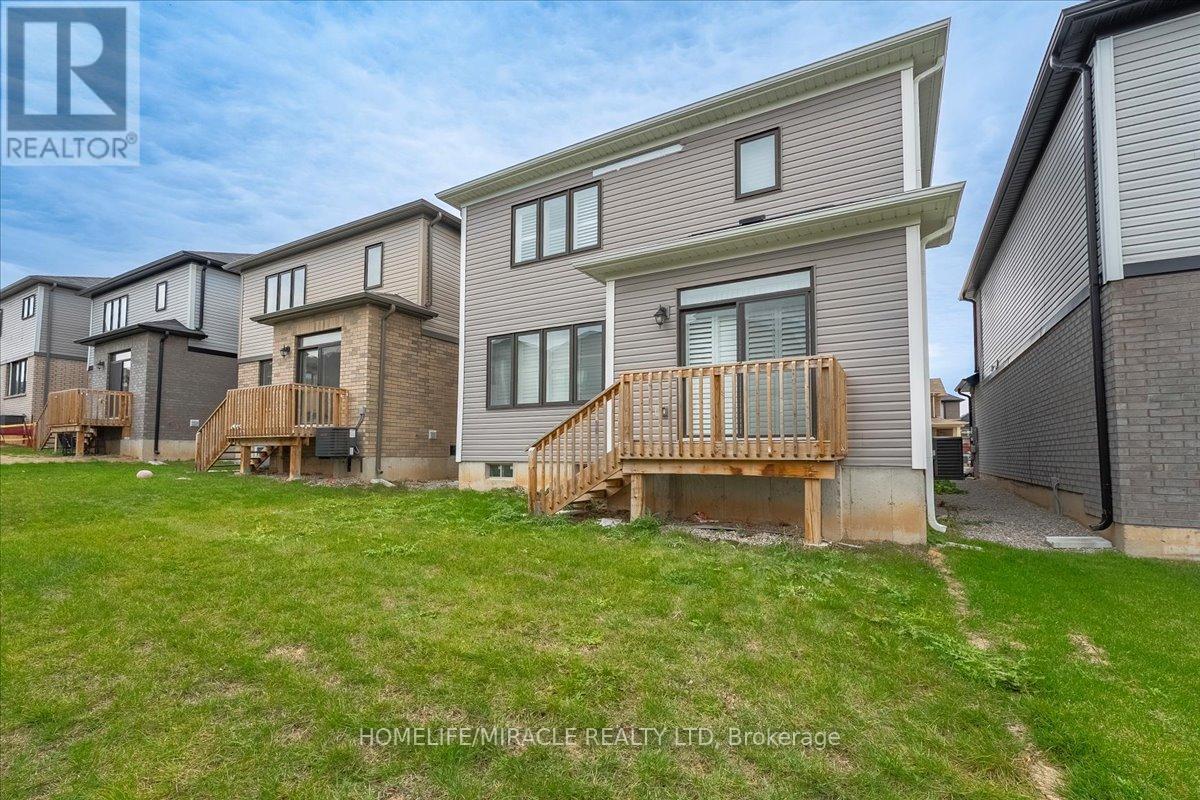 35 Santos Drive, Haldimand, Ontario  N3W 0H2 - Photo 36 - X12543558