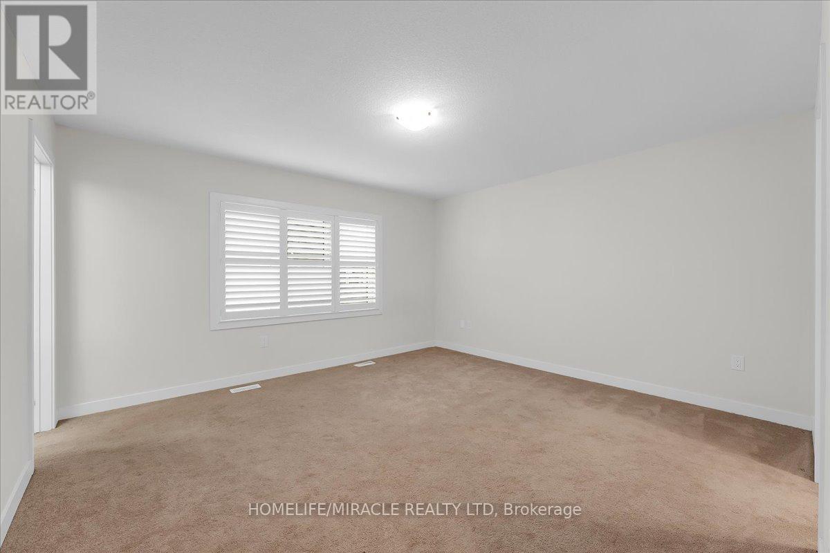 35 Santos Drive, Haldimand, Ontario  N3W 0H2 - Photo 20 - X12543558