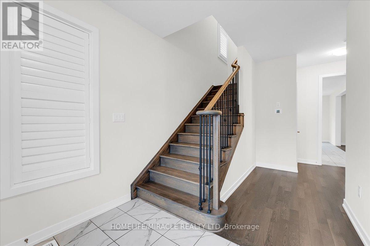 35 Santos Drive, Haldimand, Ontario  N3W 0H2 - Photo 7 - X12543558