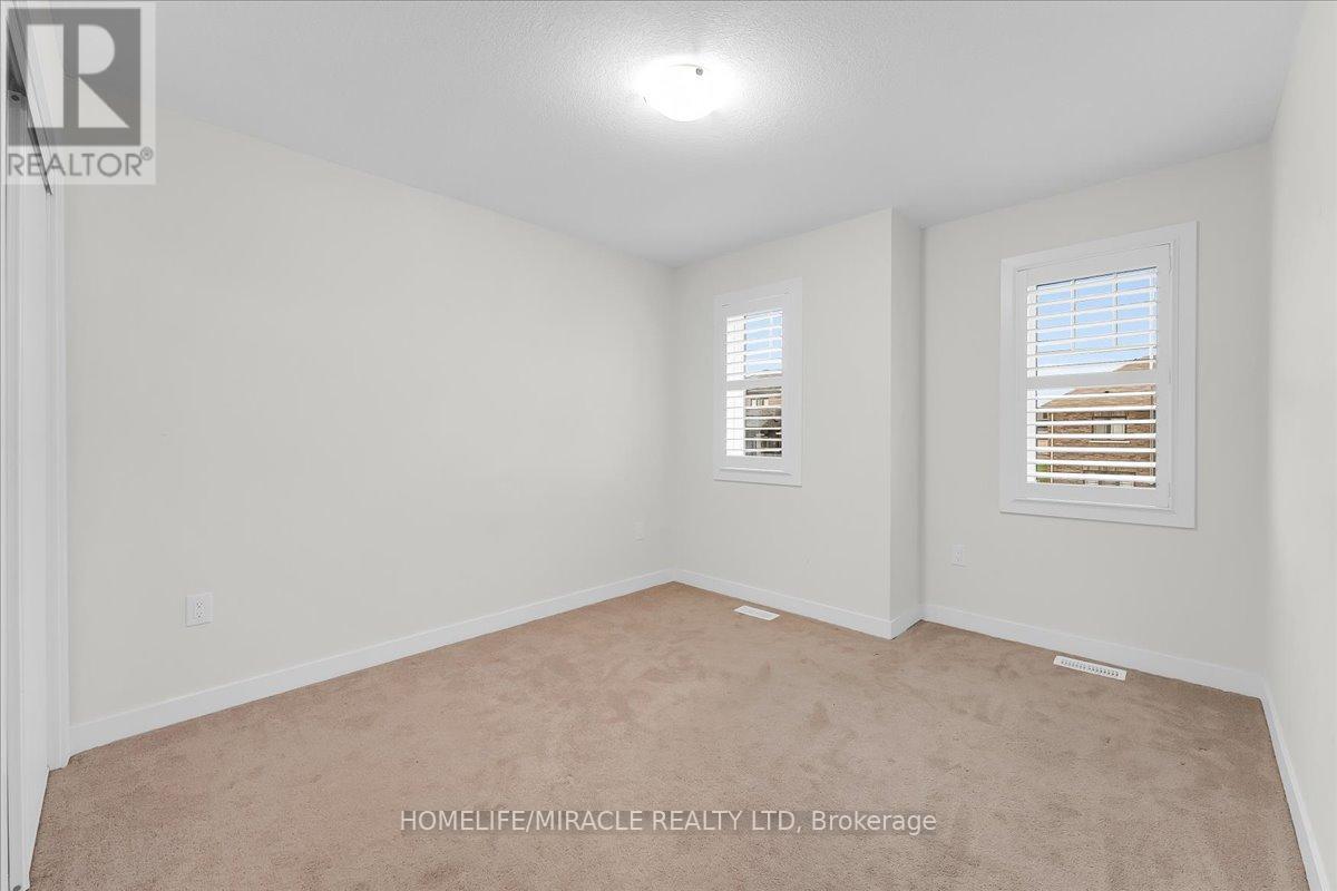 35 Santos Drive, Haldimand, Ontario  N3W 0H2 - Photo 26 - X12543558