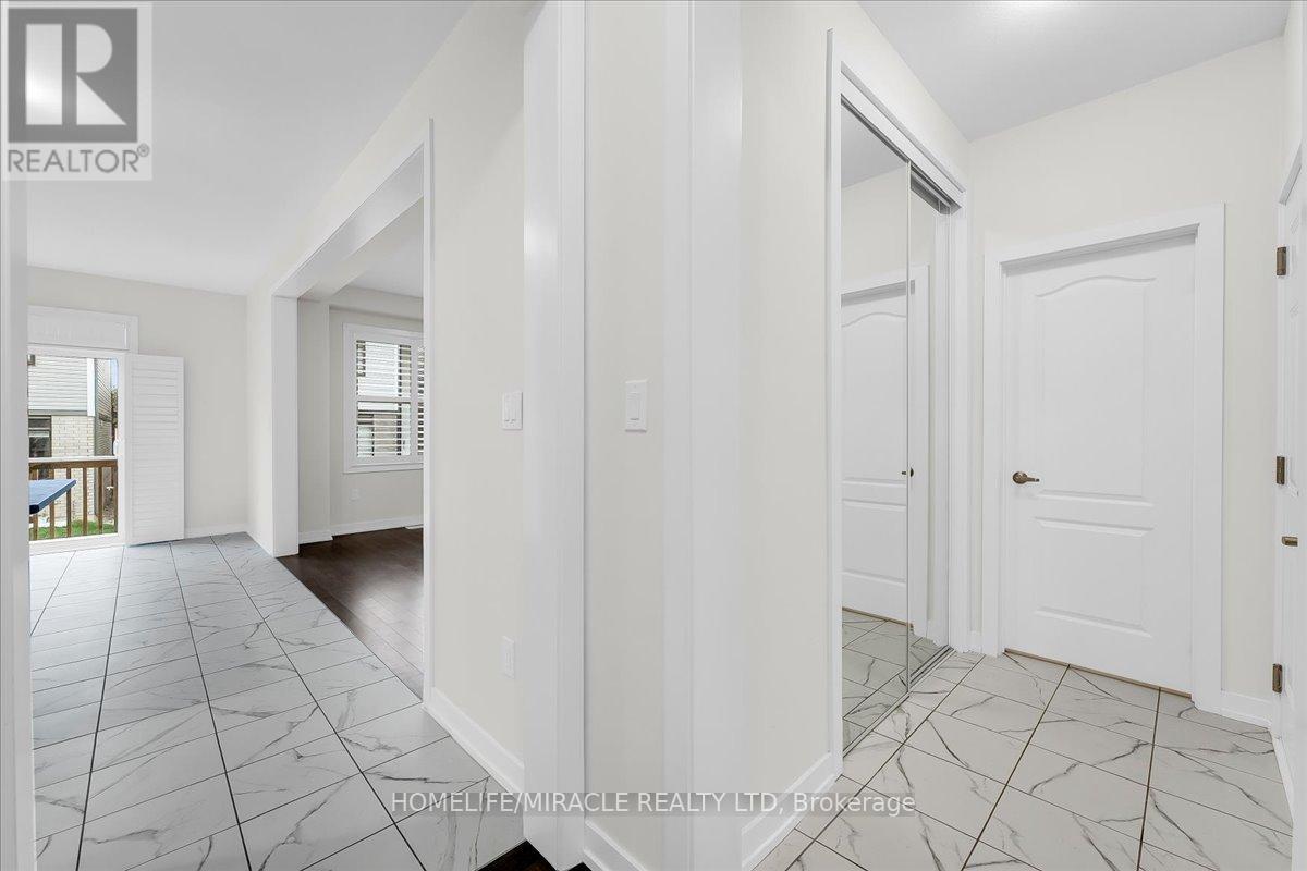 35 Santos Drive, Haldimand, Ontario  N3W 0H2 - Photo 8 - X12543558