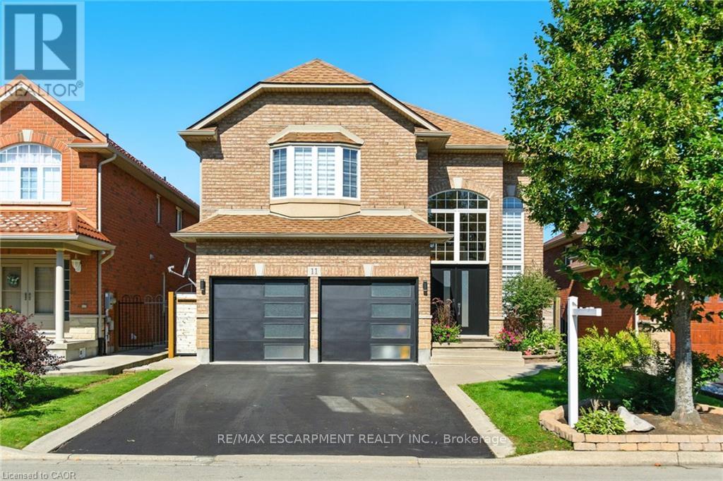 11 SILVERSPRING CRESCENT, Hamilton, Ontario