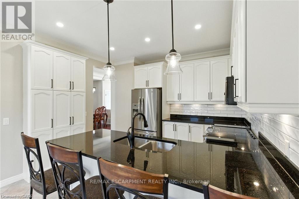 11 Silverspring Crescent, Hamilton, Ontario  L0R 1P0 - Photo 10 - X12548286