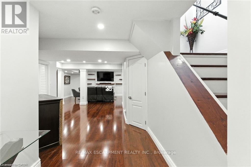 11 Silverspring Crescent, Hamilton, Ontario  L0R 1P0 - Photo 35 - X12548286