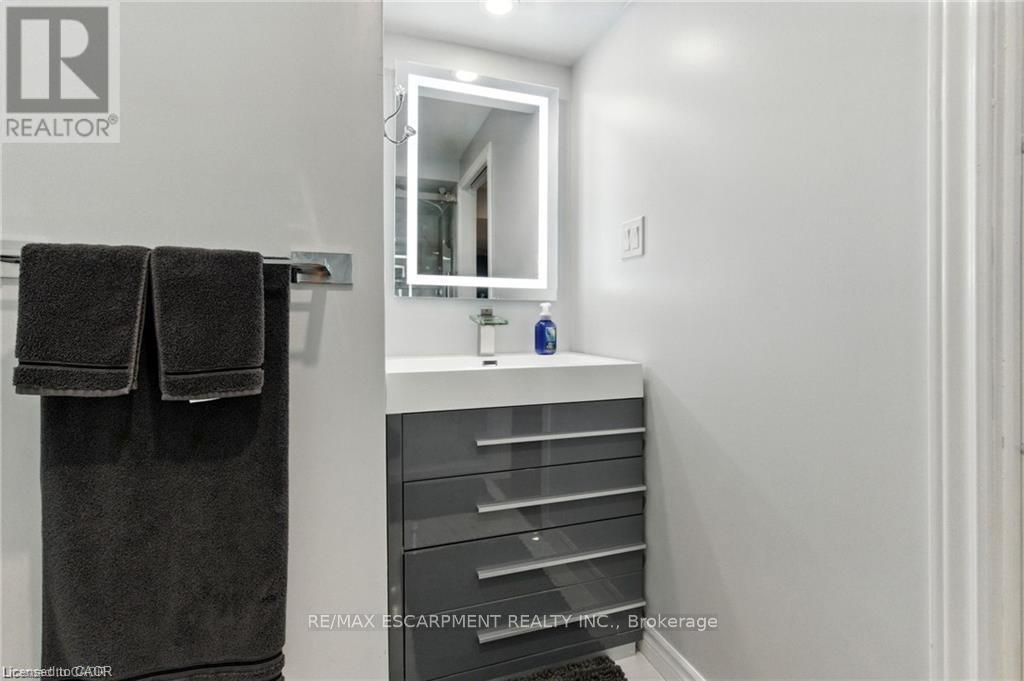 11 Silverspring Crescent, Hamilton, Ontario  L0R 1P0 - Photo 38 - X12548286