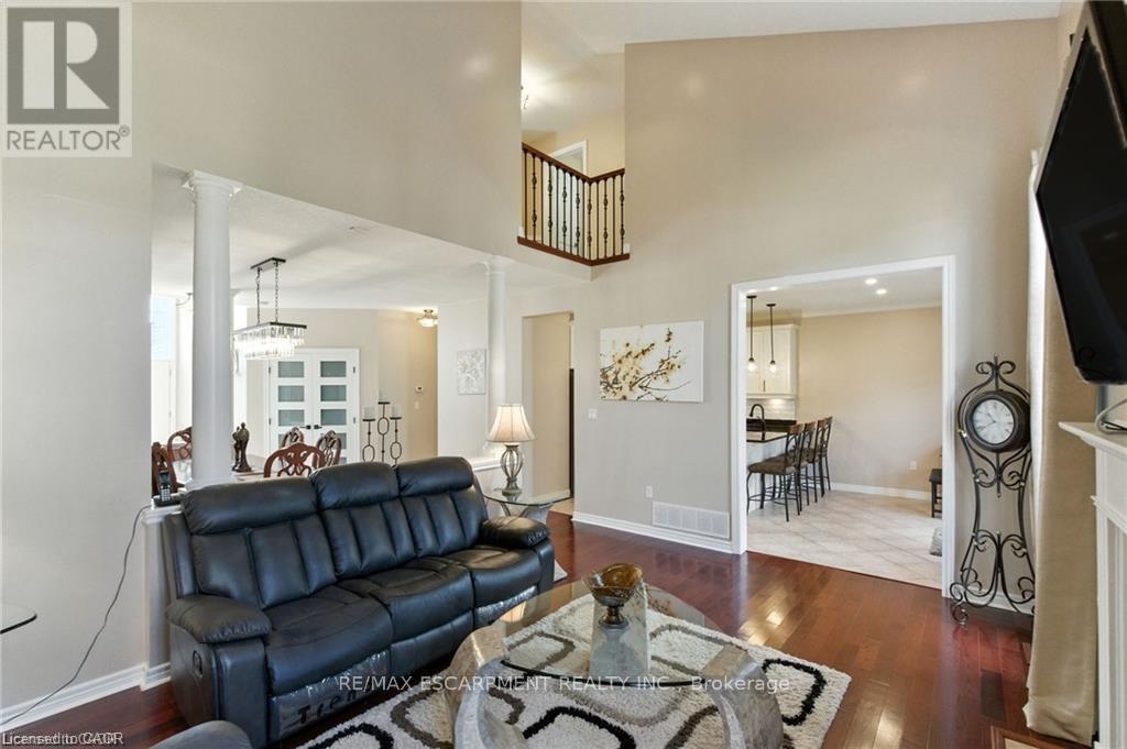 11 Silverspring Crescent, Hamilton, Ontario  L0R 1P0 - Photo 5 - X12548286